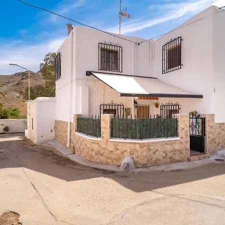 Cozy Apartment In Hortichuelas With Kitchenette Las Hortichuelas Bajas Exterior photo