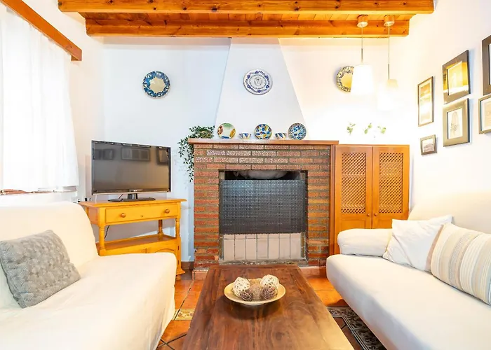 Cozy Apartment In Hortichuelas With Kitchenette