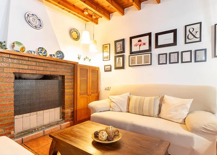 Cozy Apartment In Hortichuelas With Kitchenette