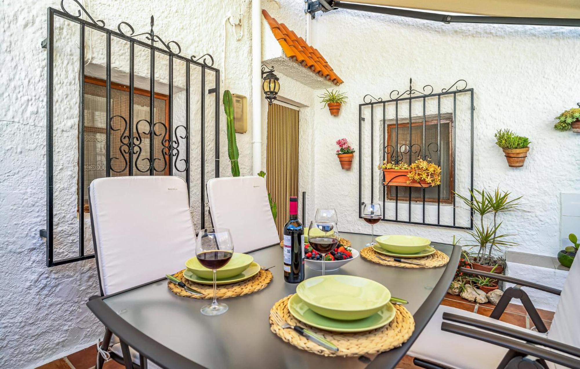 Cozy In Hortichuelas With Kitchenette Apartment *